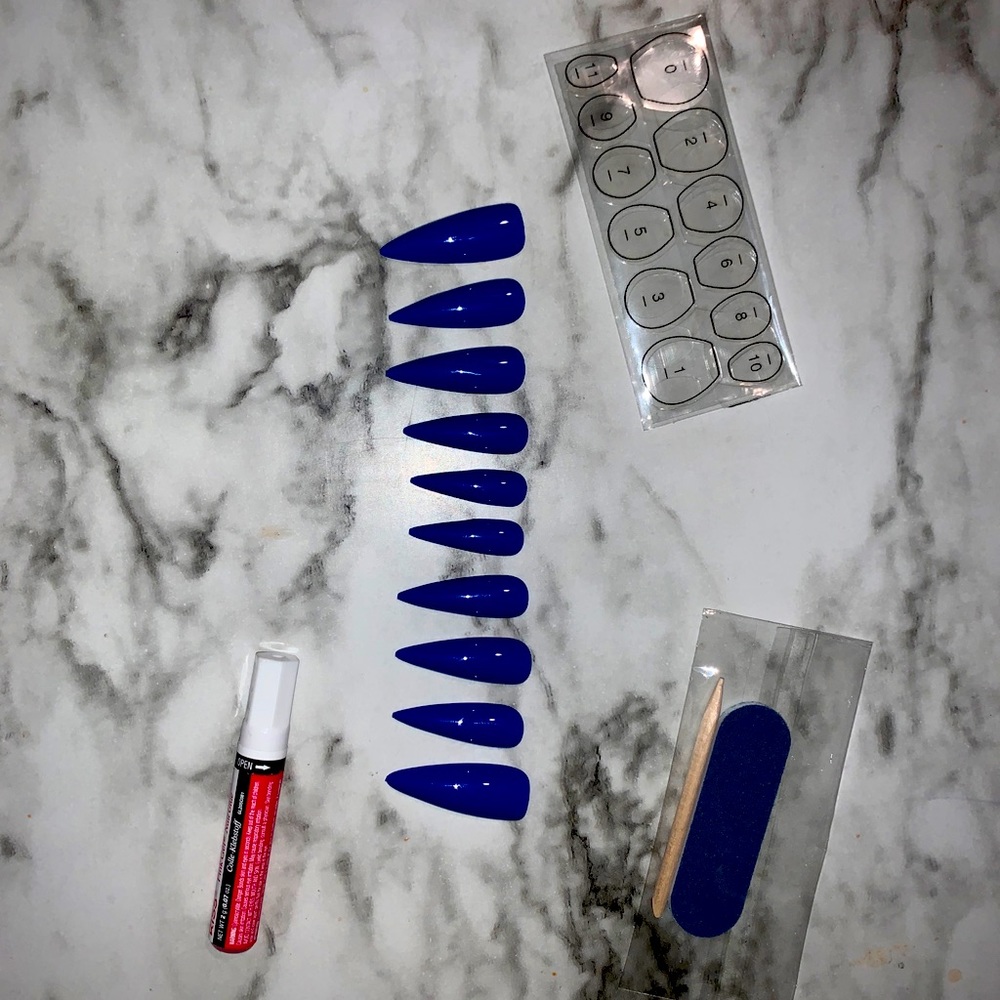 Press on or glue on Nails